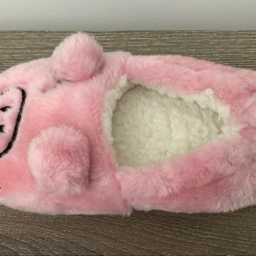 🎉HP🎉 Super Cute Piggy Slipper - Picture 3 of 5